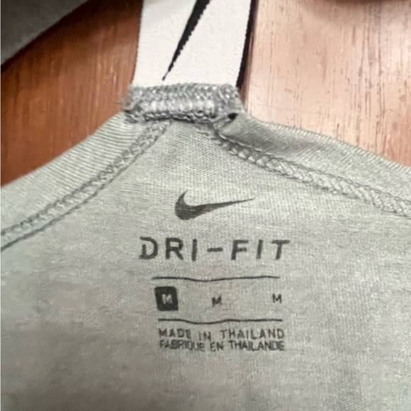 Women’s Nike Dri-FIT Elastika Training Tank Top Size Medium - Picture 9 of 9